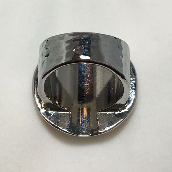 Hammered Metal Dome Ring Size 6.5 Silver Tone Wide Band Large Shield - Picture 9 of 14